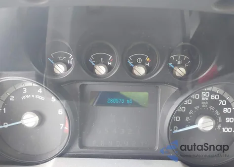 2011 Ford F-250 Xl z USA, uszkodzony, nr VIN 1FT7X2A66BEC37414